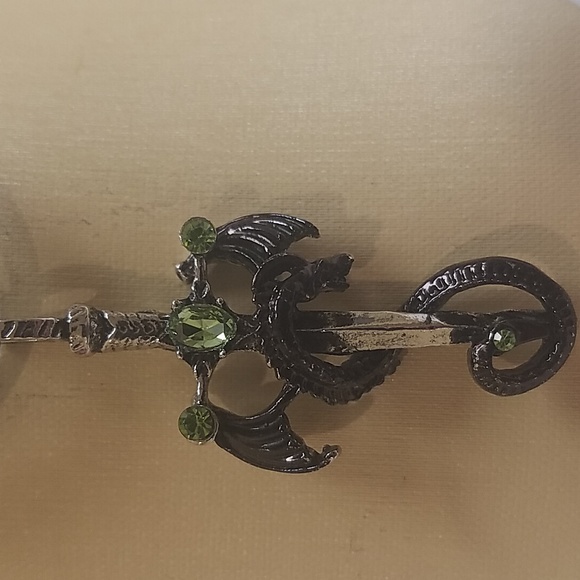Gothic gemstone sword with dragon necklace - Picture 2 of 4